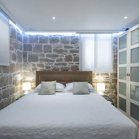 Andi Apartment