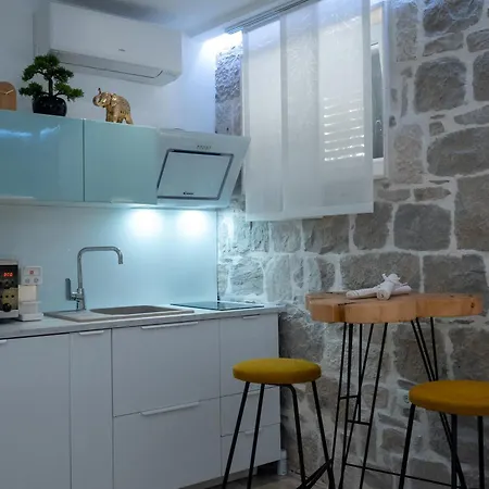 Andi Apartment *